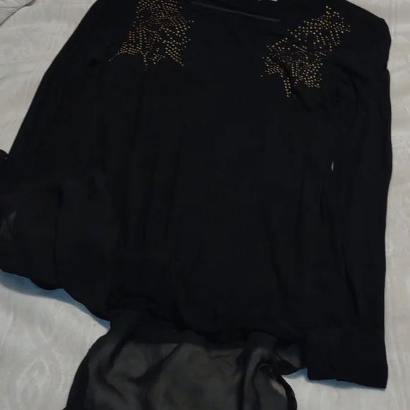 Clothes - Picture 9 of 17